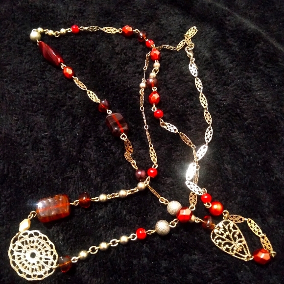2 necklaces 1.long gold tone filigree/amber/purple beads 2. Is faux pearl/ruby - Picture 3 of 5